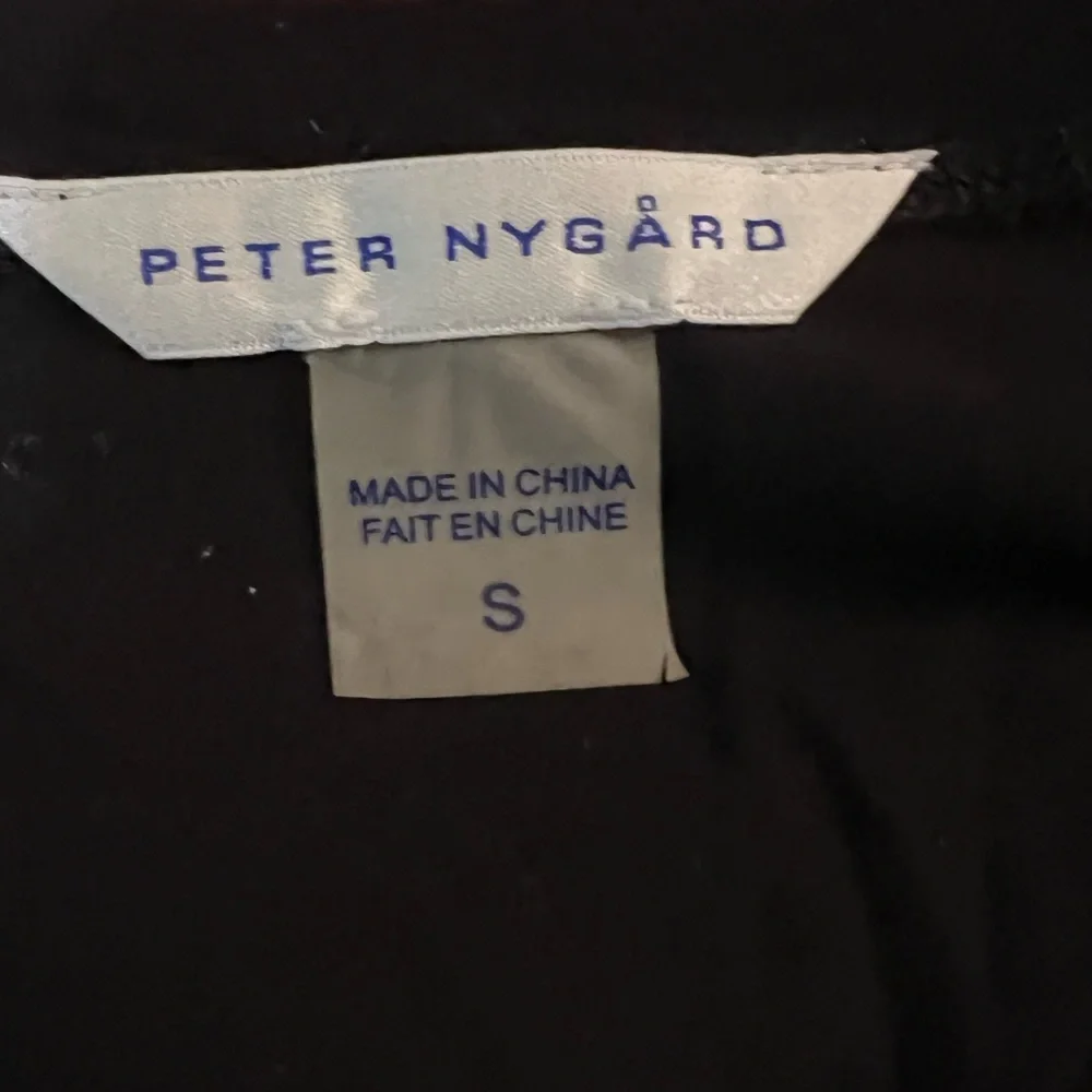 Peter Nygard Black & Red long tunic top - Picture 4 of 5